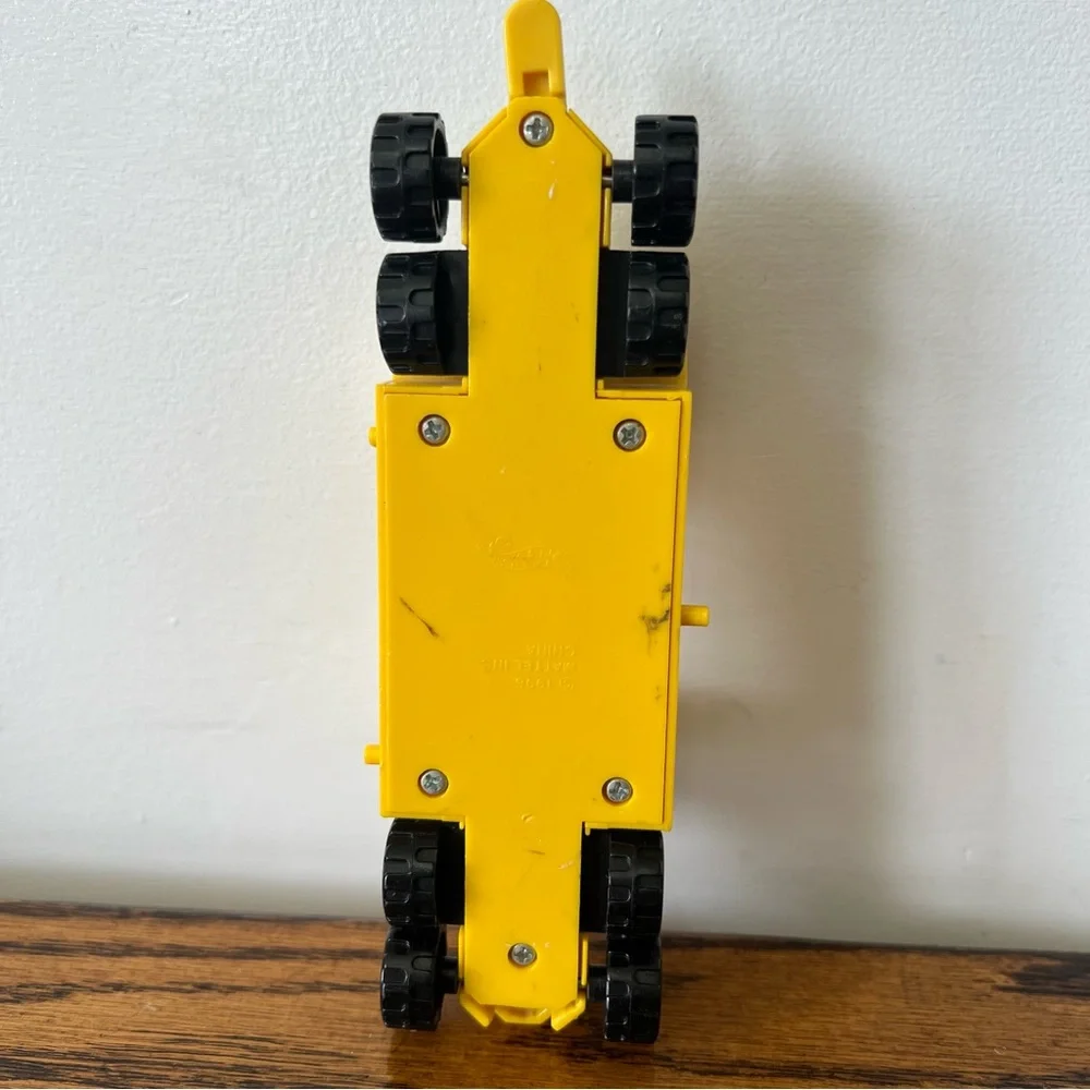 Vintage 1996 Hot Wheels Mega Rig Replacement Piece Part Trailer Wagon # 4 Yellow